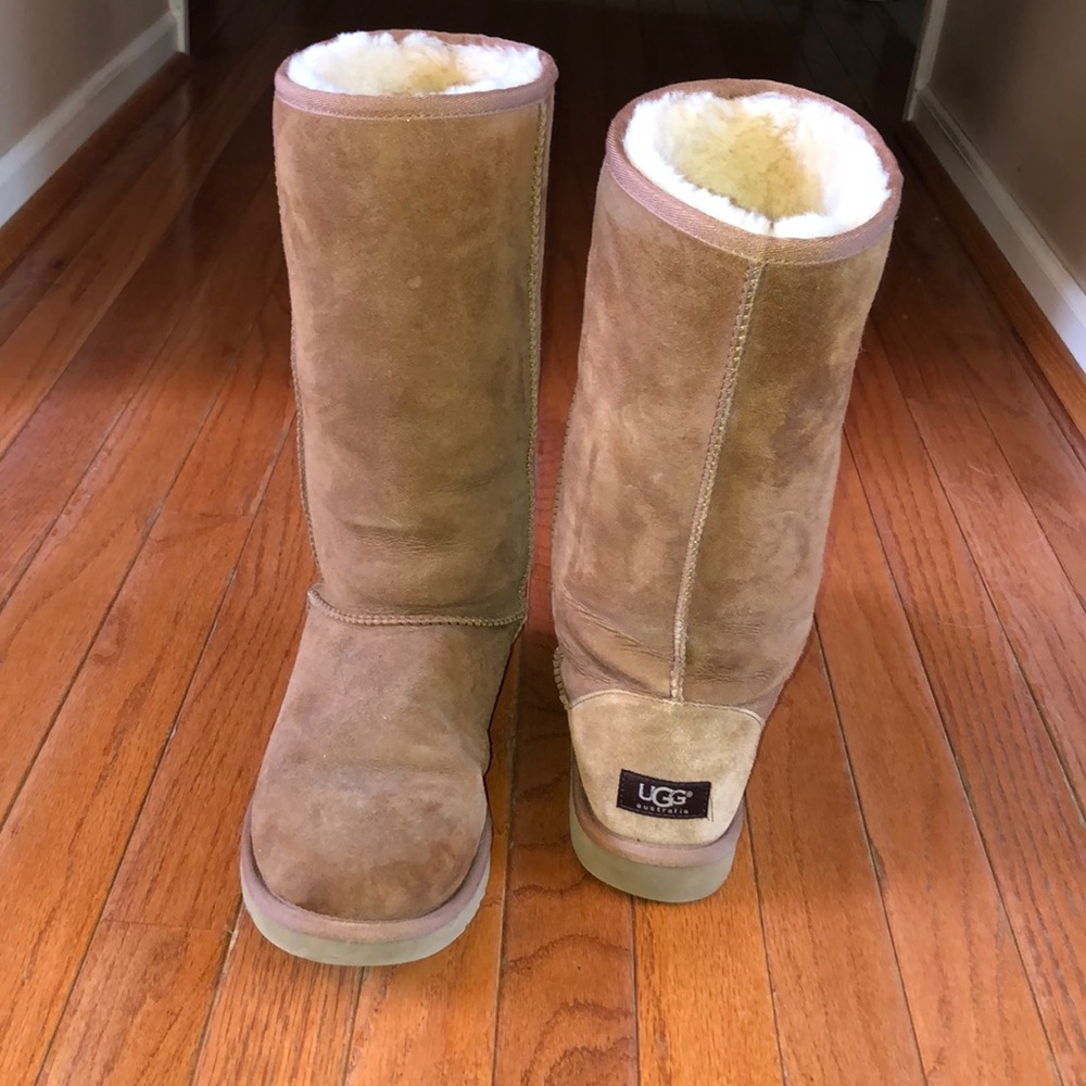 Lightly Worn Uggs